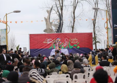 استقبال گردشگران نوروزی از جشنواره بهار در بهار منطقه آزاد انزلی