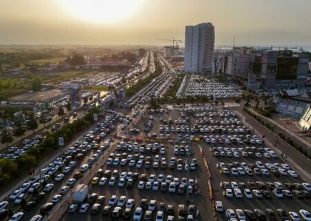 استقبال چشم‌گیر گردشگران از منطقه آزاد انزلی در آخرین روزهای تابستان