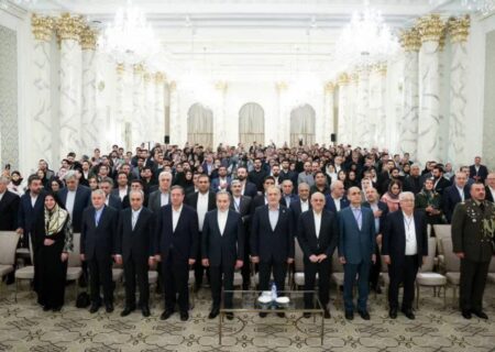 دیدار ایرانیان مقیم جمهوری آذربایجان با رئیس جمهور برگزار شد