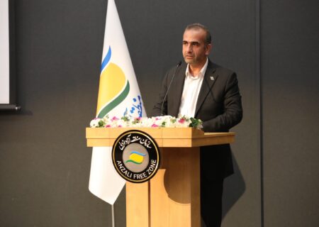 خبرنگاران باید در کنار مدیران با نگاهی راهبردی، پیگیر مشکلات و مطالبات زیرساختی استان باشند