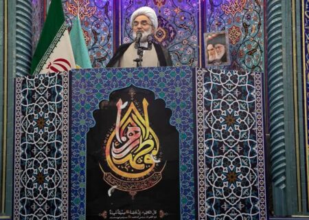 ملت ایران با بصیرت و استقامت اجازه بازگشت استبداد را نمی‌دهد