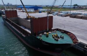 افزایش ۵۳ درصدی تخلیه و بارگیری و جهش صادرات و ترانزیت سوخت