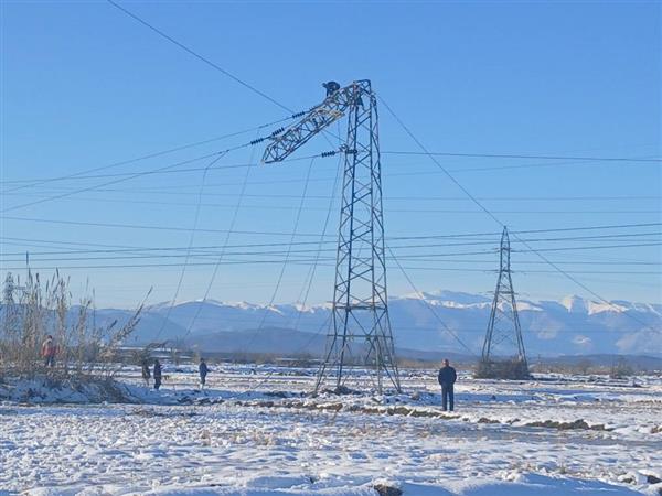 شبکه برق گیلان پس از بارش برف اخیر پایدار است