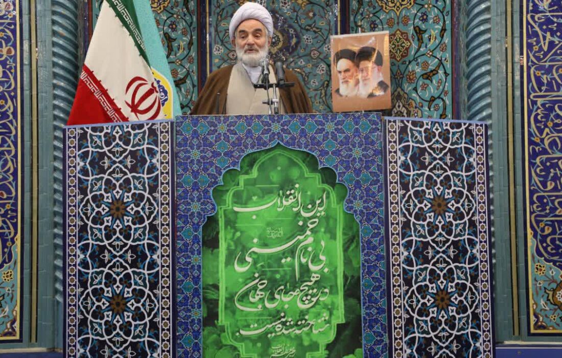 ملت ایران عزت خود را به هیچ بهایی نمی فروشد/ انقلاب اسلامی از آرمانهای خود کوتاه نمیآید