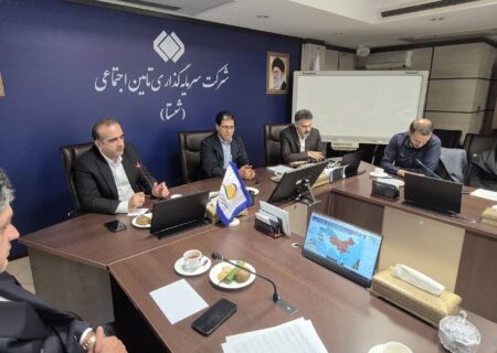 نشست بررسی فرصت‌ها و ظرفیت‌های کریدوری و بازارهای اوراسیا از طریق منطقه آزاد انزلی