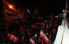 دسته عزاداری جاماندگان از پیاده‌راه تا گلزار شهدا؛ مدیران شهری و اعضای شورا در سوگ قائد شهید امت